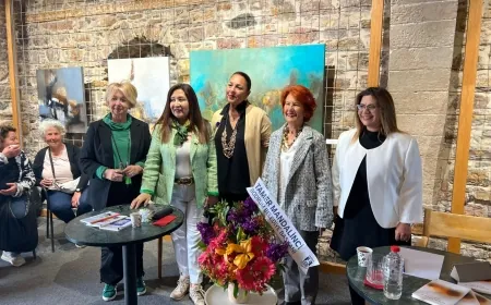 Bodrum'da yazarlardan dört  dörtlük imza günü