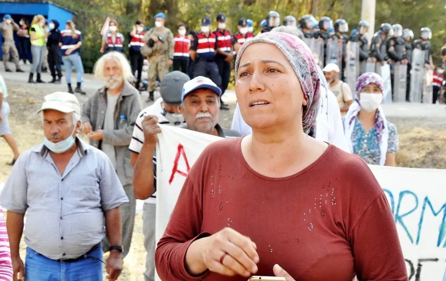 Akbelen direnişçisi kadın muhtardan mesaj “Akbelenli kadınlar olarak köyümüzü, zeytinimizi ormanlarımızı , doğamızı savunmaktan vazgeçmeyeceğiz”