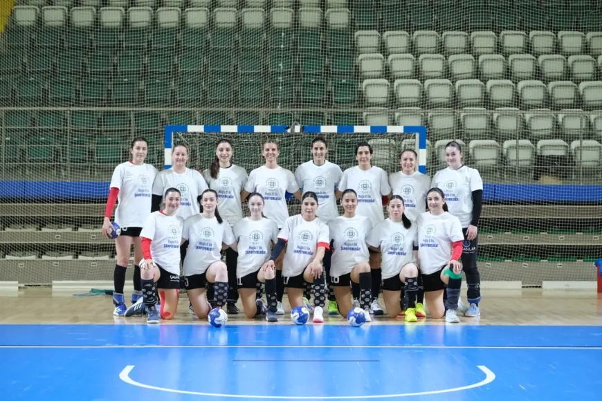 YALIKAVAK HENTBOL TAKIMI SEZONU GALİBİYETLE TAMAMLADI!