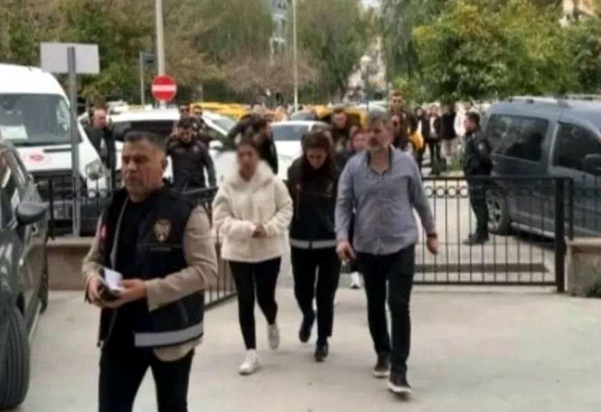 TAPU MÜDÜRÜNE İNANILMAZ TUZAK, UYGUNSUZ GÖRÜNTÜLERİNİ ÇEKİP….