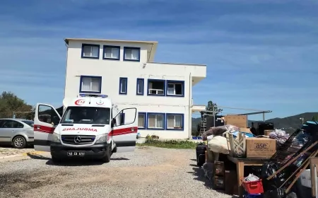 Bodrum'da göl manzaralı hazine arazisine villa kondurdu, yıkıma gelen ekiplere  yaşlı hasta annesi ile direndi