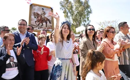 Çeşme- Alaçatı’da rengarenk ot festivali
