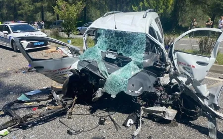 Dört araç çarpıştı, ortalık savaş alanına döndü: 2 ölü, 2 yaralı