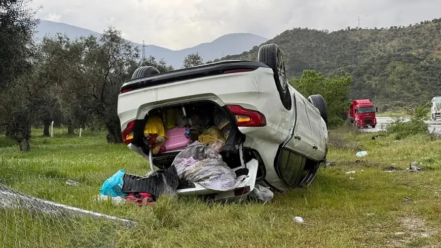 Bodrum'a geliyorlardı...Yola fırlayan köpek kazaya yol açtı 1 çocuk öldü, 5 yaralı