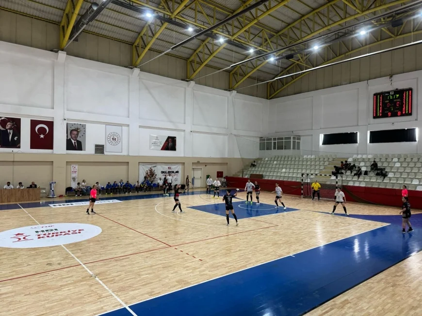 Yalıkavakspor hentbol takımı Türkiye Kupası’nda yarı finalde
