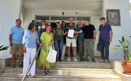 Gümüşlük’te halk plajında sahil işgali vatandaşı bezdirdi. Vatandaşlar soluğu belediye ve kaymakamlıkta aldı