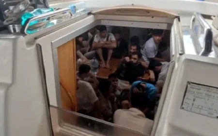 Bodrum açıklarında bir tekne dolusu göçmen ve iki kaçakçı yakalandı