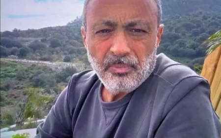 Arkadaşlarına haber verdi, ağırlıkla denize atlayıp canına kıydı