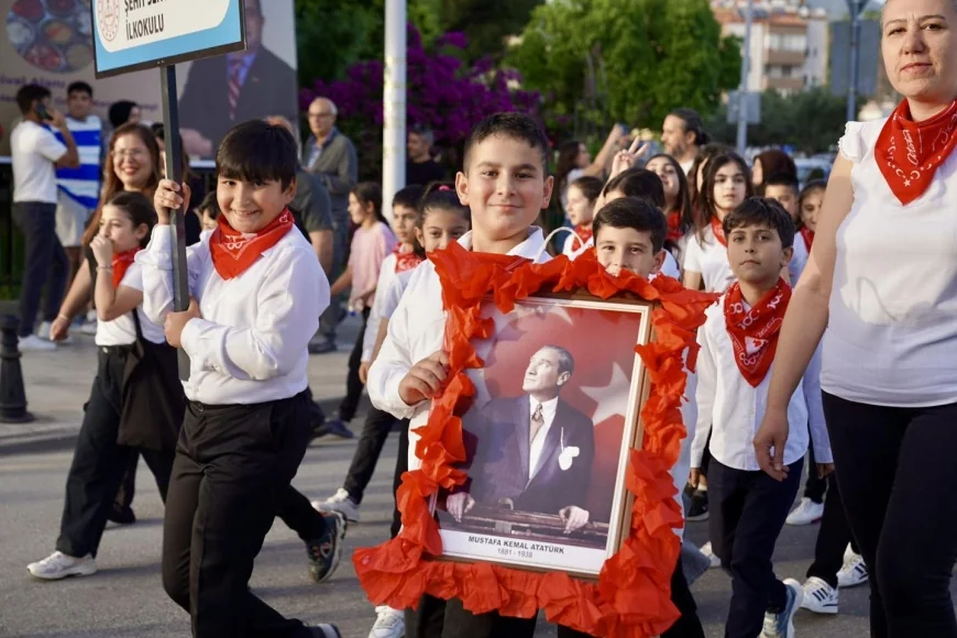Ortaca Dans Festivali renkli görüntülere sahne oldu
