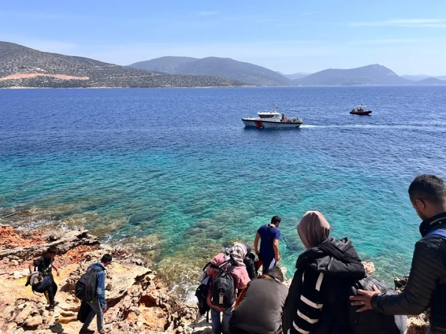 Kara Adada mahsur kalan göçmenler ve göçmen kaçakçısı kurtarıldı