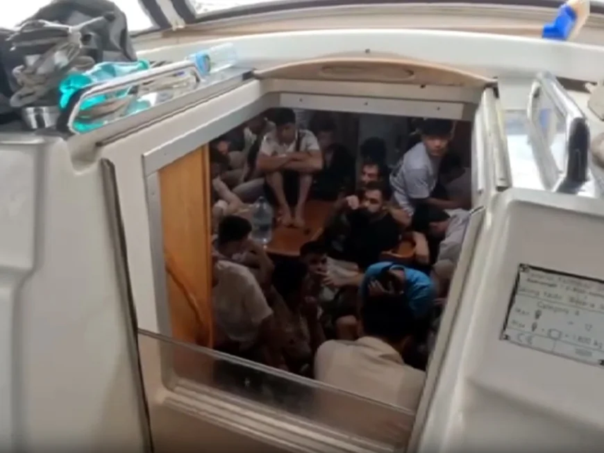 Bodrum açıklarında bir tekne dolusu göçmen ve iki kaçakçı yakalandı