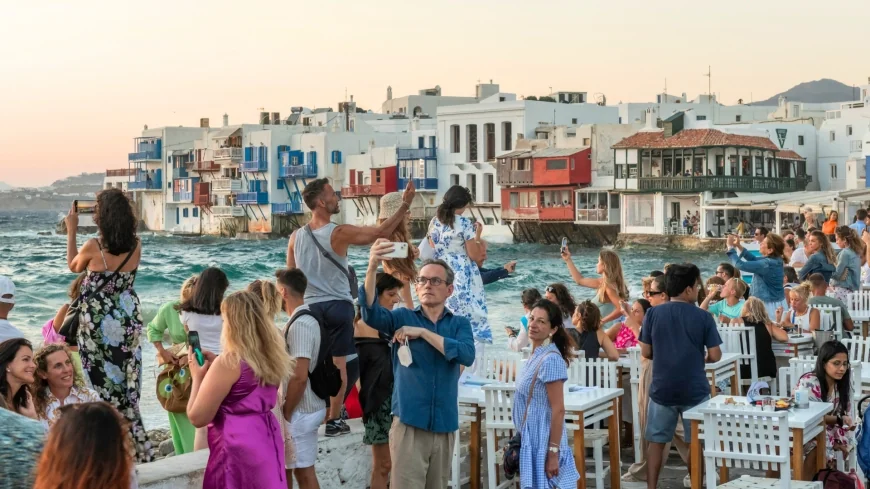 Yunanistan turizm sezonuna sıkıntılı giriyor, 80 bin personel eksiği var