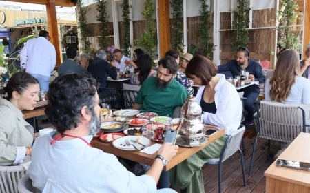 Yirmibir Bodrum Steak Restaurant ve Beach Hizmete Girdi: Etin Kalbi Artık Bitez’de Atıyor