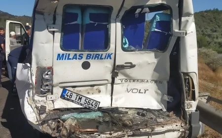 Beton mikseri yolcu minibüsüne çarptı 1 ölü 13 yaralı