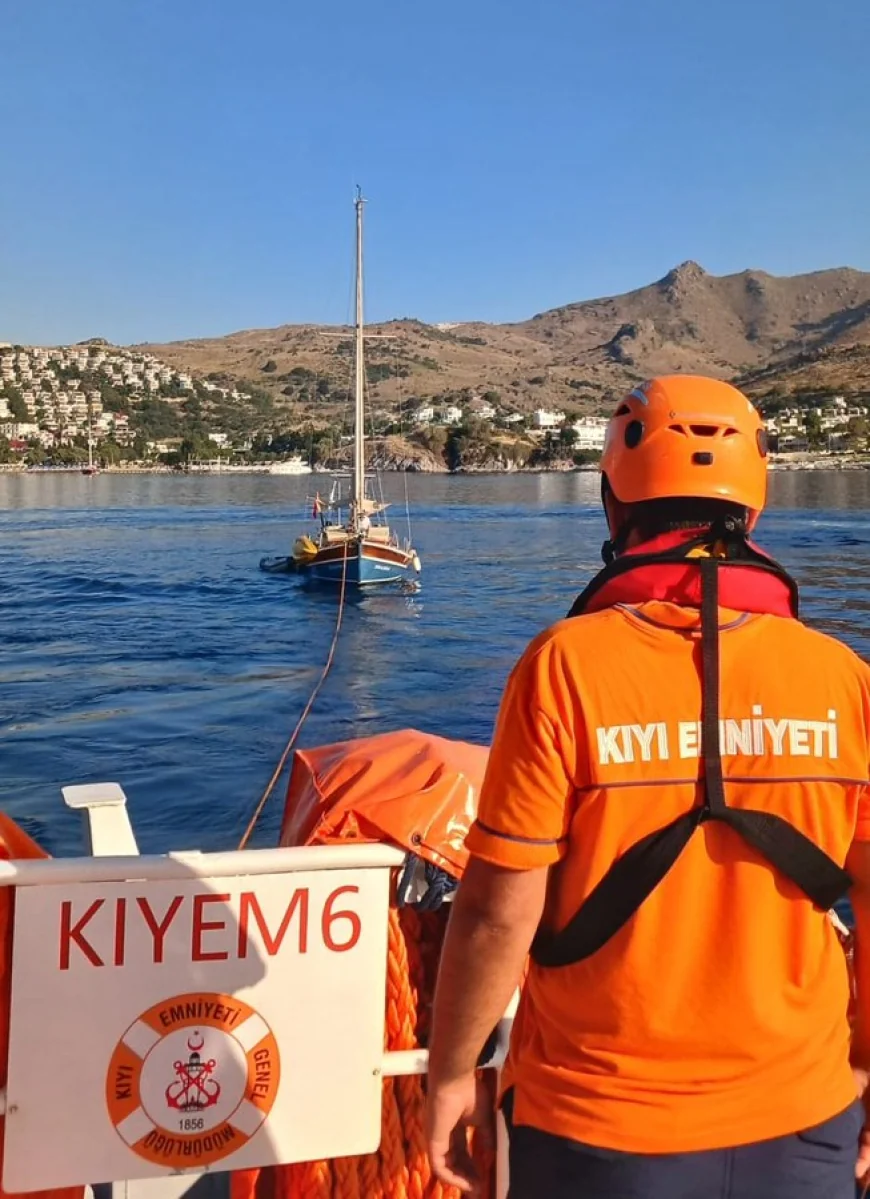 Bodrum açıklarında tekne sürüklendi; 2 kişi kurtarıldı