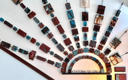 Atatürk ve Urla temalı seramik pano hayran bıraktı