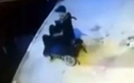 Tekerlekli sandalyesini denize sürdü yaşamını yitirdi