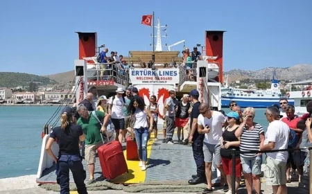 Türkler Ege’ deki bu adaya akın etti