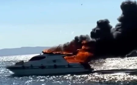 Lüks motor yat denizin ortasında alev alev yandı