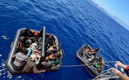 Kuşadası  açıklarında 22 düzensiz göçmen kurtarıldı