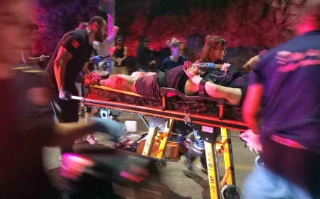 Torba’da motosiklet ile otomobil çarpıştı ortalık savaş alanına döndü