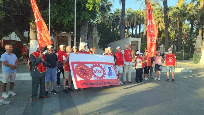 Bodrum’da emekliler meydana indi :BİZLERİ YAŞARKEN ÖLDÜRDÜLER, BİZLERİ YAŞAYAN ÖLÜ HALİNE GETİRDİLER