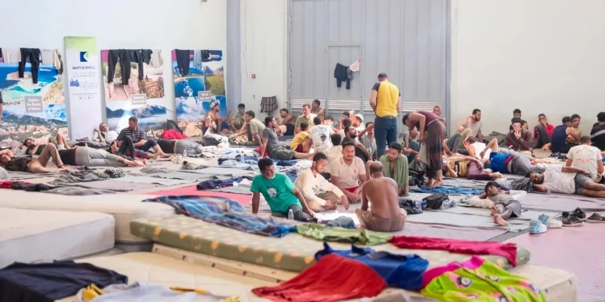 Turistik ada barut fıçısı gibi, 15 bin göçmen geldi, durum kontrolden çıktı