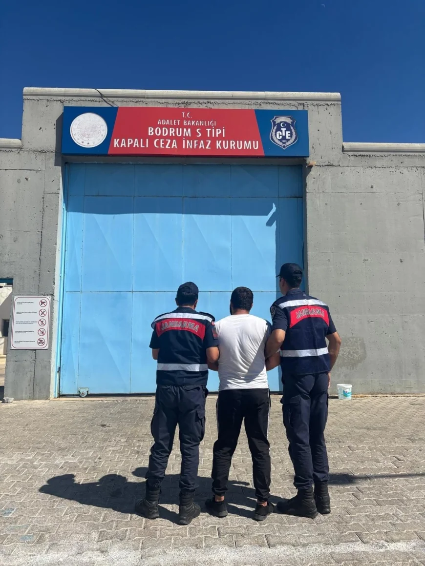 Cinayetten aranan iki kişi sokakta yakalandı