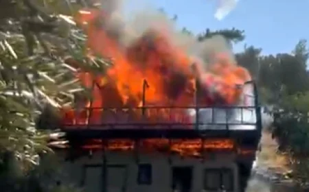 MAZI’DAKİ EVİ ÇATIDAKİ GÜNEŞ PANELLERİ KÜL ETTİ