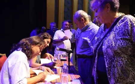 Bodrum’daki imza gününde  iktidara Gezi, Kobane ve demokratik açılım konularında sert eleştiriler “İktidar geçici düzenlemelerle  bir oyalama taktiği uyguluyor, bu süreci kendi konumlarını devam ettirebilmek olarak görüyor