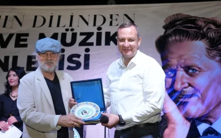 Nazım’ın Dilinden Şiir ve Müzik Dinletisi büyüledi