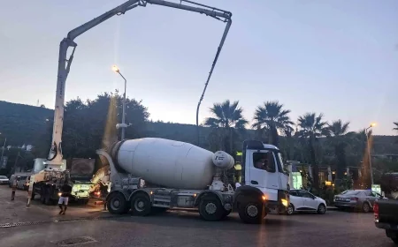 Bakanlık ve Valiliğin inşaat yasağını takan yok beş yıldız otelin önündeki işyerine  akşam saatlerinde beton döktüler