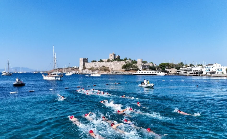 Bodrum’da sağlık için kulaç attılar
