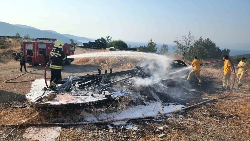 Torba'da ormanın içindeki tekne yandı faciadan dönüldü
