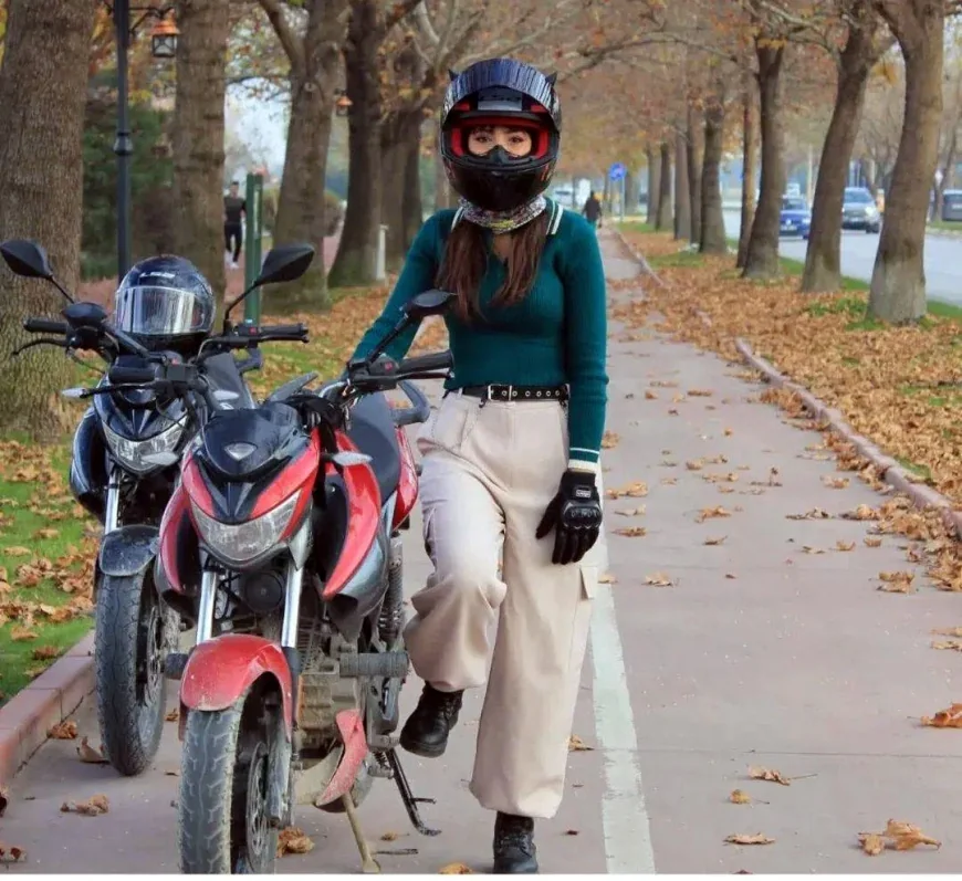 Tura çıkan motosikletli grupta feci kaza, güvenlik görevlisi genç kadın yaşamını yitirdi