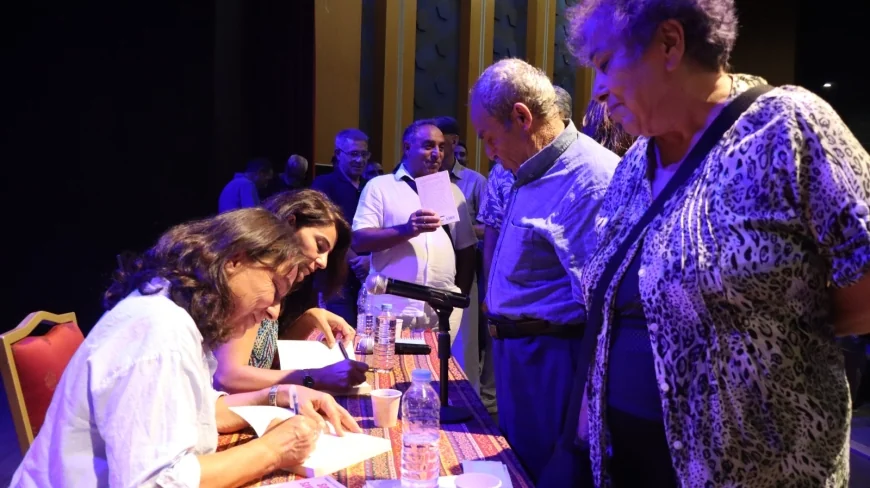 Bodrum’daki imza gününde  iktidara Gezi, Kobane ve demokratik açılım konularında sert eleştiriler “İktidar geçici düzenlemelerle  bir oyalama taktiği uyguluyor, bu süreci kendi konumlarını devam ettirebilmek olarak görüyor