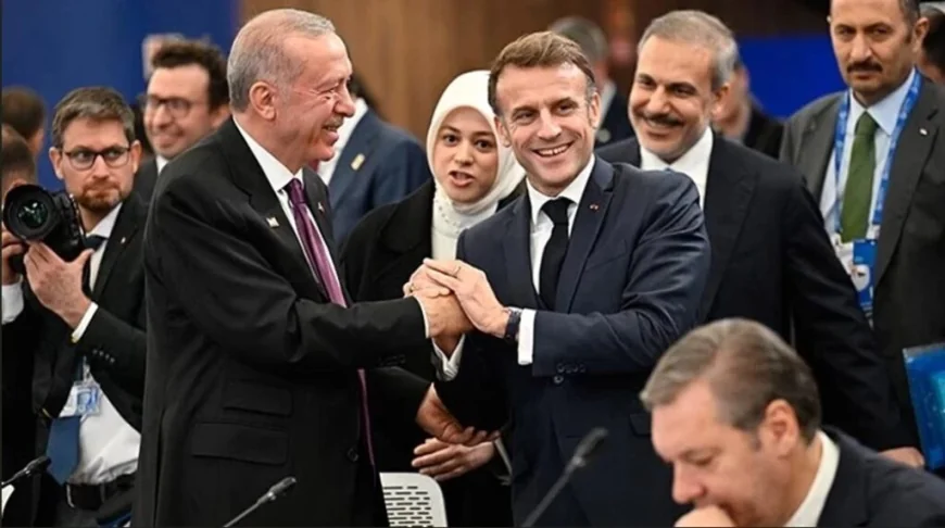 Erdoğan  Macron yakınlaşması Yunanistan’da kriz yarattı, Türkiye Avrupa ülkeleri için tehdit değil ortak…