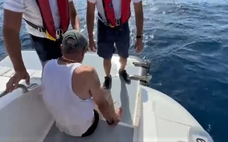 Yüzerek Yunan adasına geçmeye çalışan göçmen ölümden kurtarıldı