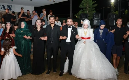 Bodrum’da Van geleneksel düğünü hayran bıraktı. Osman ve Hatice'ye mutluluklar diliyoruz