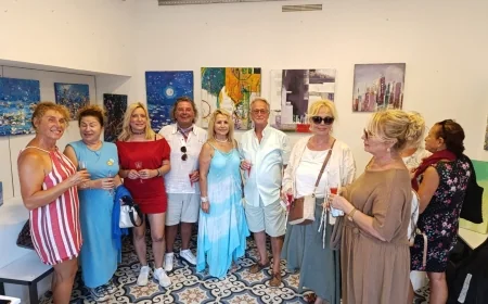 Asu Maya’dan “Kuzguncuk’tan Gümüşlük’e” Uzanan Resim Yolculuğu