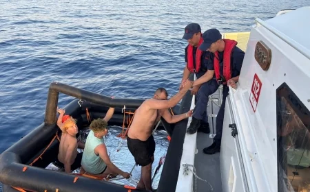 Yunan Unsurları Göçmenleri Çırılçıplak Ölüme Terk Etti