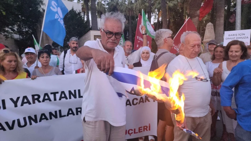 Bodrum'daki dünya barış gününde İsrail bayraklarını yaktılar , Deniz Gezmişli mesaj verdiler