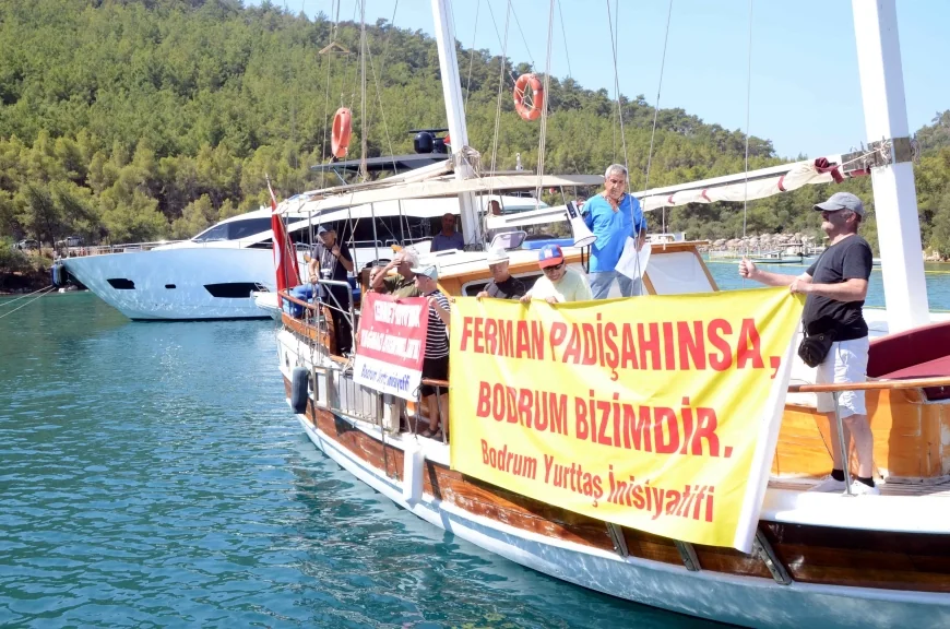 Bodrum Yurttaş İnsiyatifi koyları cehenneme çeviren yatlara karşı denizden eylem yaptı, yatlar sağa sola kaçıştı
