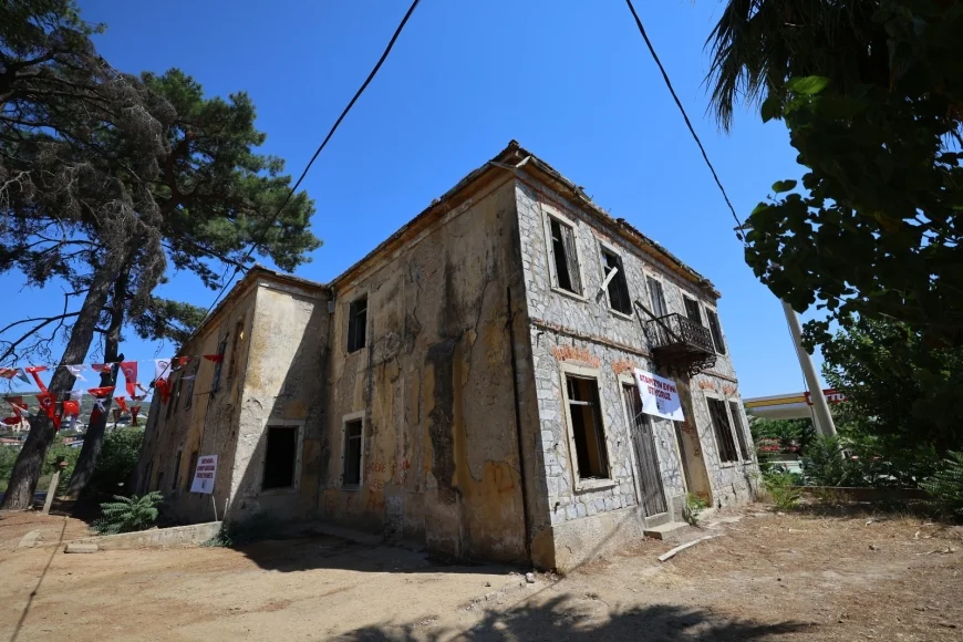 Atatürk Evi çürümeye terk edildi çok sert tepki geldi