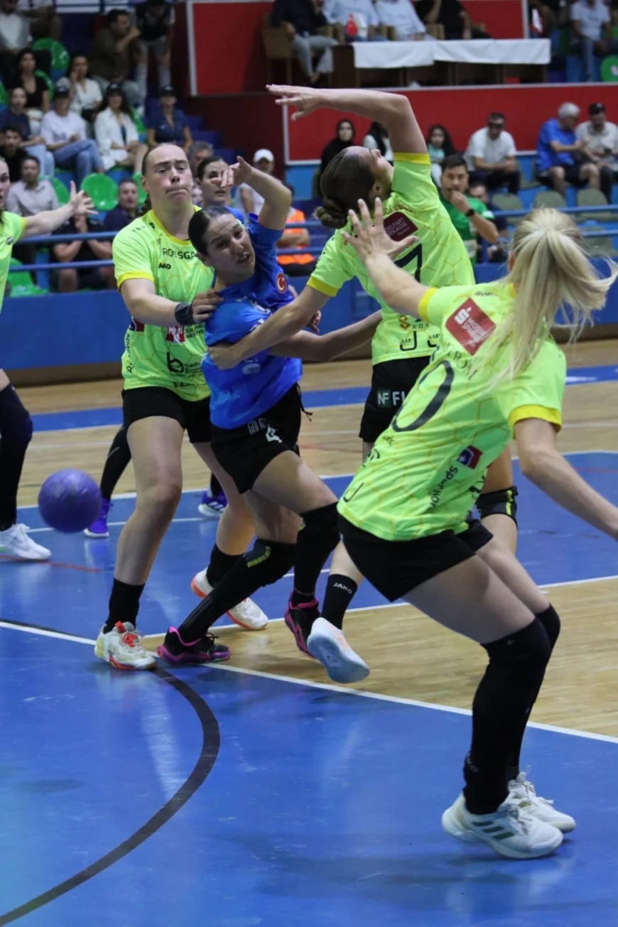 Yalıkavakspor Hentbolde Danimarkalı rakibini yendi
