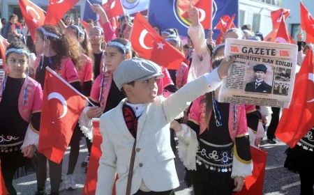 Bodrum’da Cumhuriyet Bayramı coşkusu “Yazıyor yazıyor Cumhuriyet’in ilanını yazıyor”