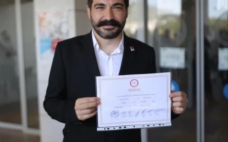 Belediye meclis üyesi rüşvet iddiası ile gözaltına alındı , Belediye “Belediyemiz dışında gelişen bir olaydır” açıklaması yaptı.