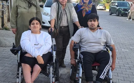 KOSKOCA  BODRUM’ DA İKİ ENGELLİ ÖĞRENCİYE SERVİS ARACI BULAMAYINCA ÇÖZÜMÜ “ÇOCUKLAR OKUMASINLAR” DİYE BULDULAR İDDİASI