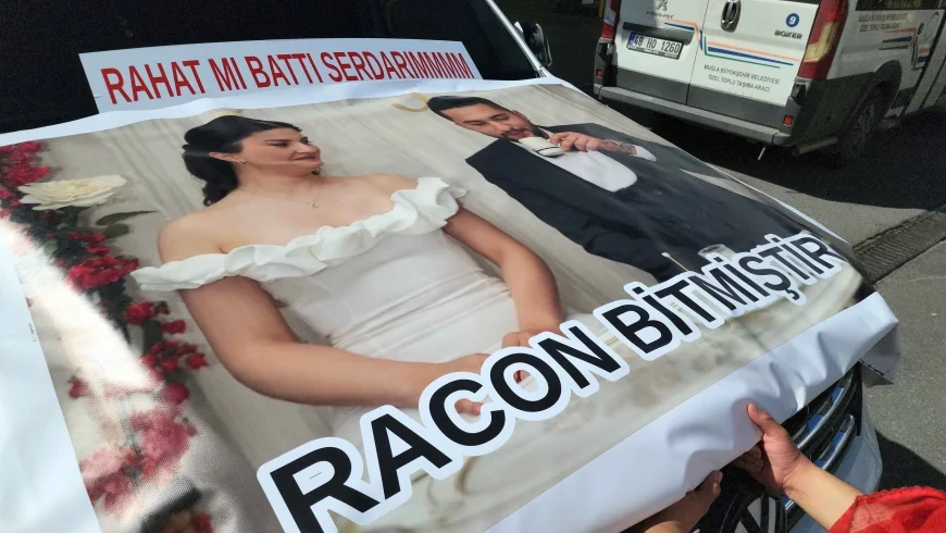 RAHAT MI BATTI SERDARIM...Damadın arkadaşlarından Bodrum caddelerini  karıştıran düğün sürprizi