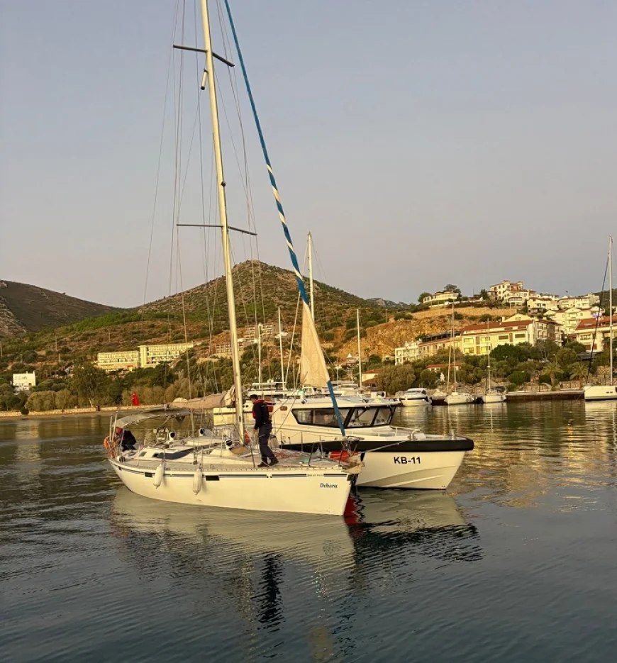 Muğla Açıklarında 37 Düzensiz Göçmen ve 2 Göçmen Kaçakçısı Yakalandı